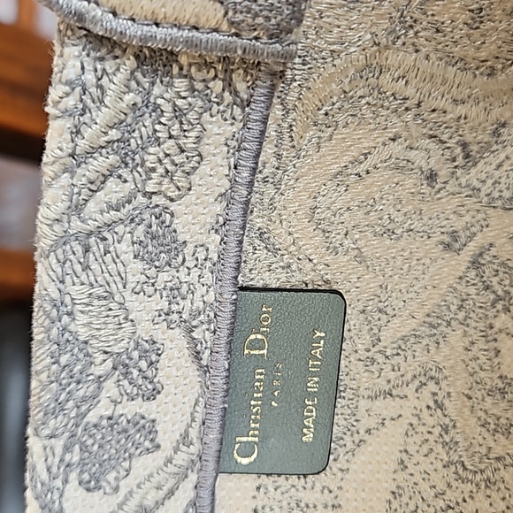 Authentic⭐️⭐️ BRAND ⭐️⭐️New Large Book Tote Light Gray 💞💞 - Picture 7 of 9